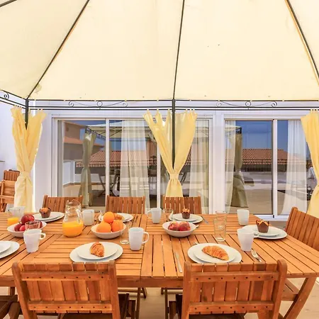 Apartamento Fun Building Terraces By Homeabout